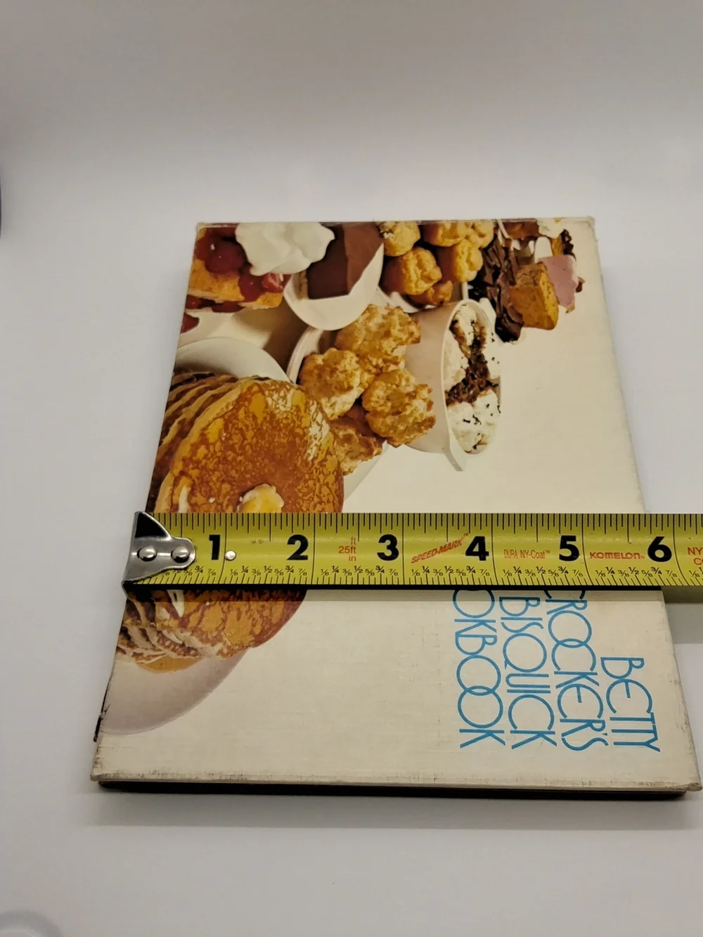 Betty Crocker’s Bisquick Cookbook 1971/73 Hardcover 3 Ring Binder Vintage GM